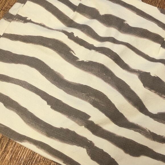 J. Crew Cream and Taupe Zebra Animal Print Paint Brush Stripe Skirt Size 2 - Picture 3 of 9